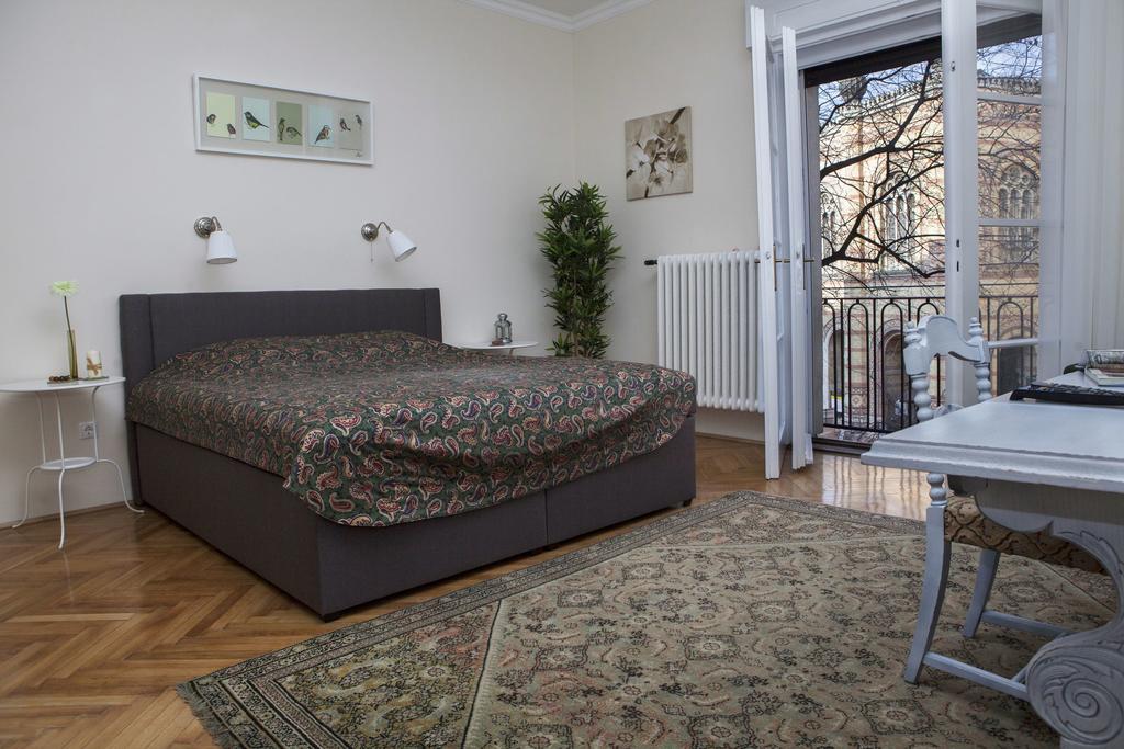 Synagogue View Apartment Boedapest Buitenkant foto