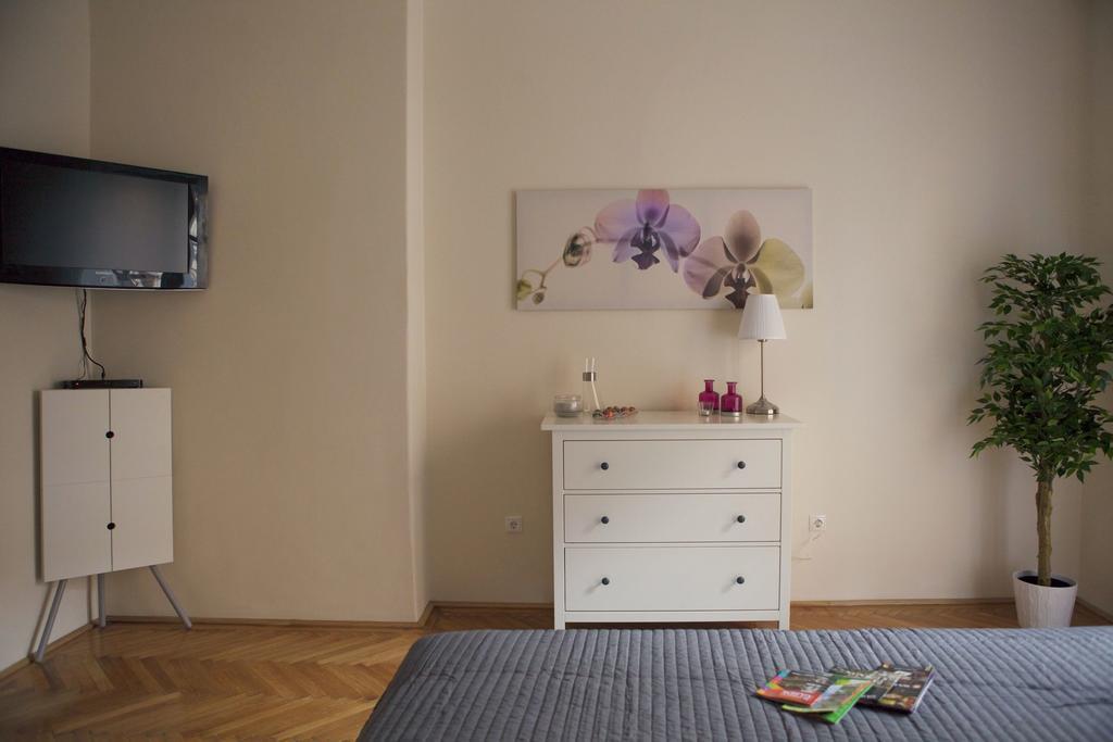 Synagogue View Apartment Boedapest Buitenkant foto