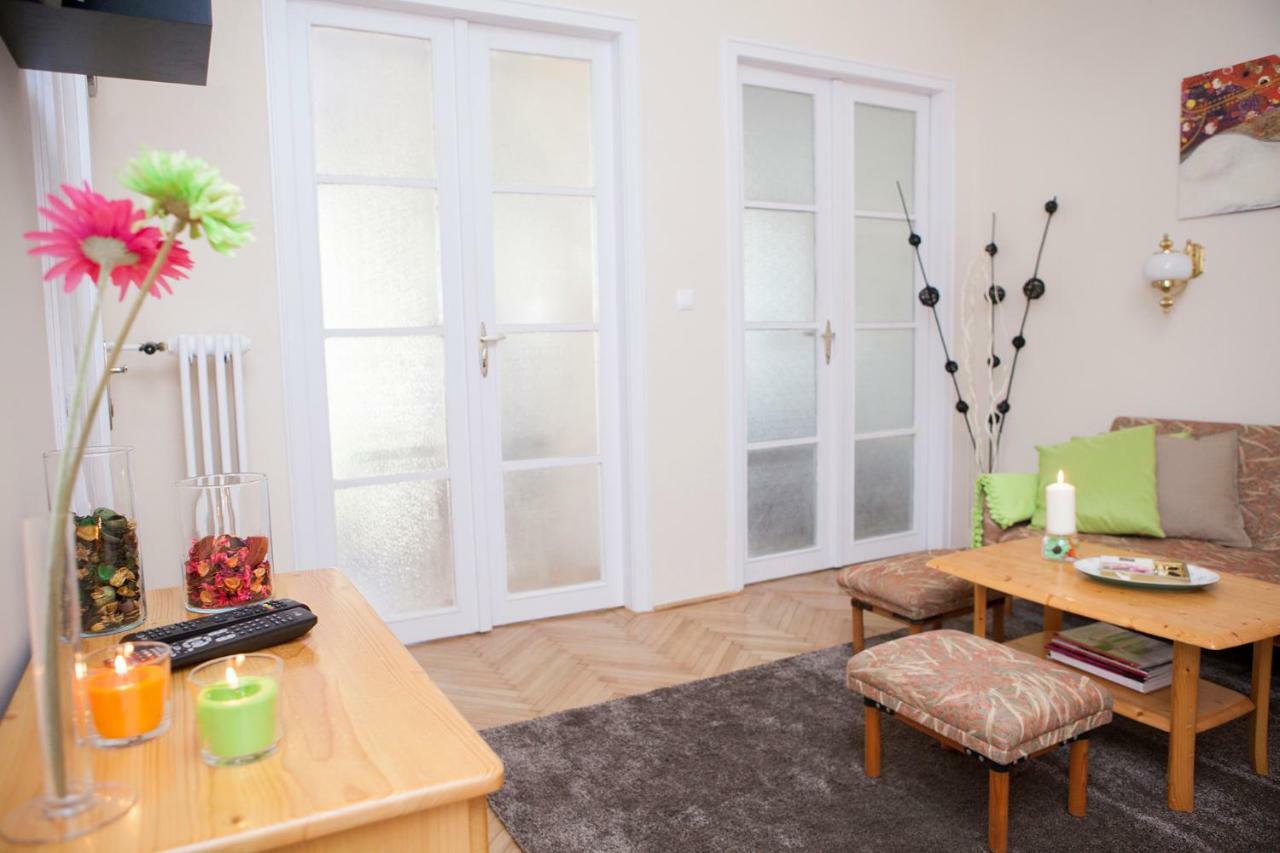 Synagogue View Apartment Boedapest Buitenkant foto