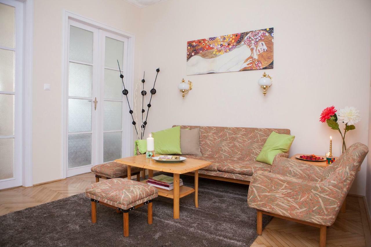 Synagogue View Apartment Boedapest Buitenkant foto