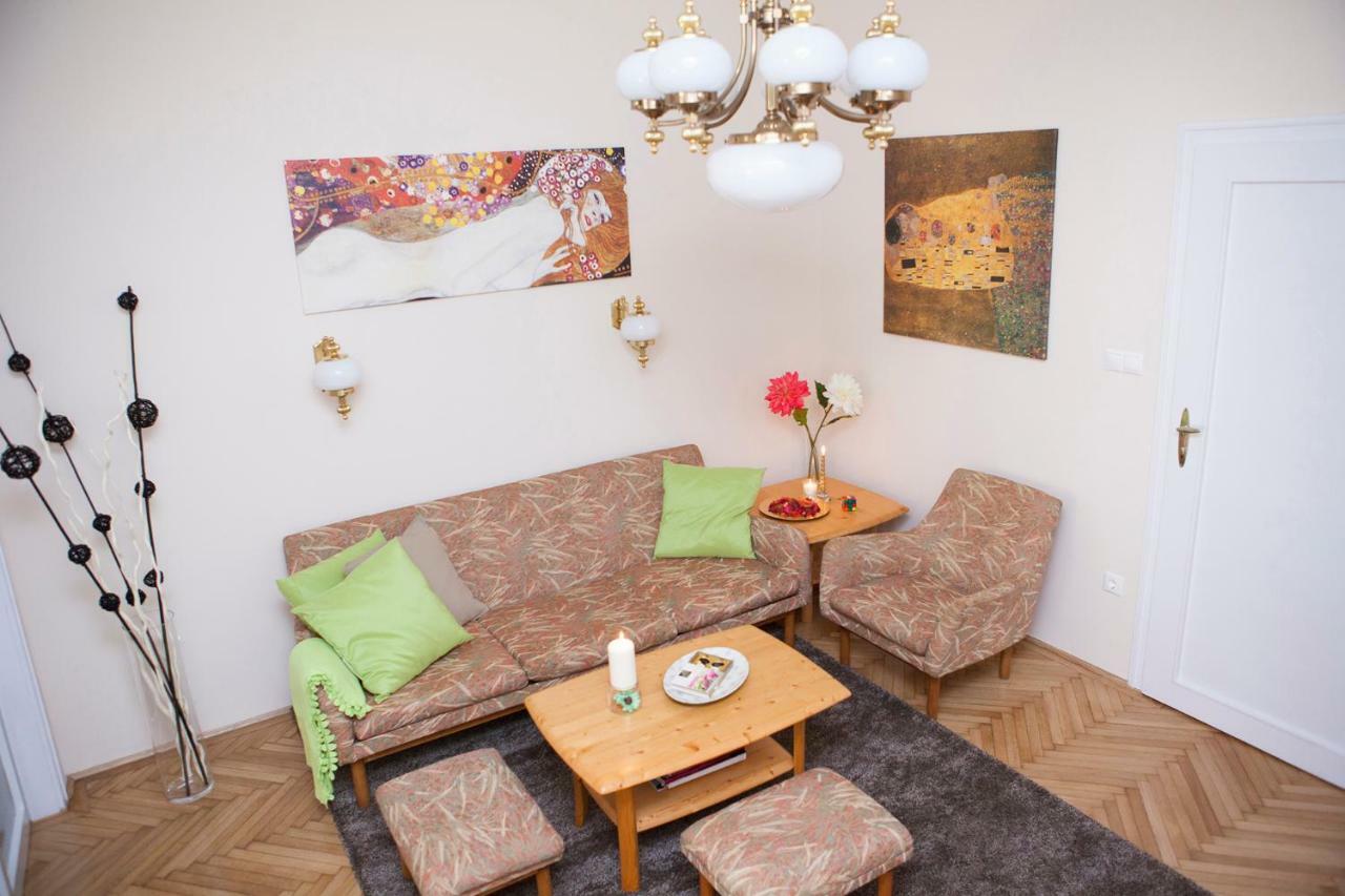 Synagogue View Apartment Boedapest Buitenkant foto