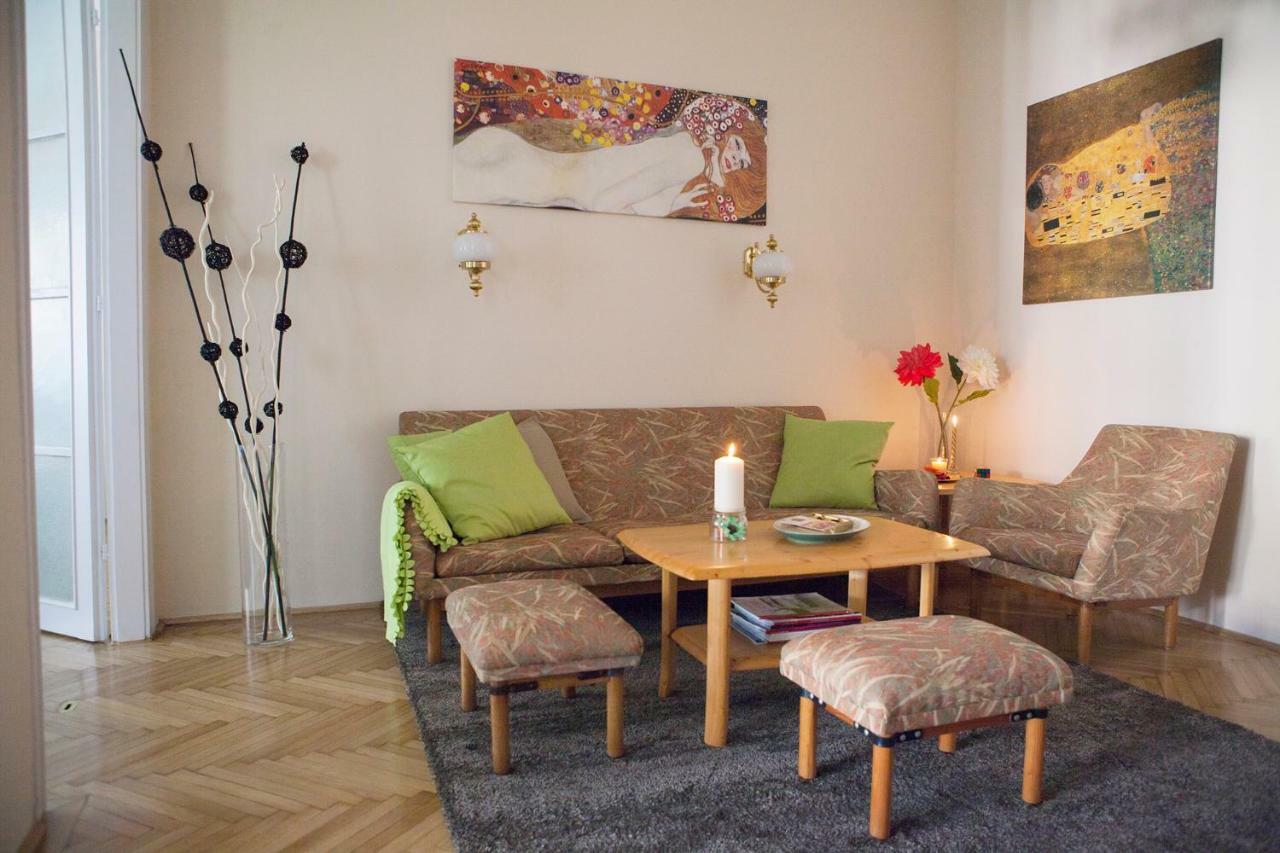 Synagogue View Apartment Boedapest Buitenkant foto